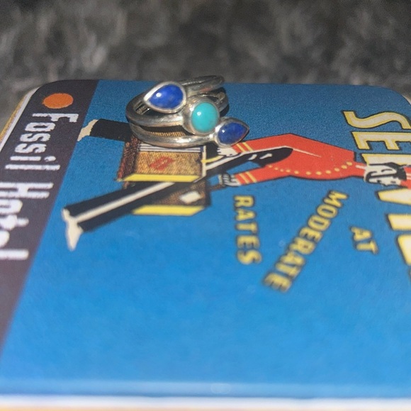 ring 90% silver. selling because they were being collected and never used - Picture 1 of 2